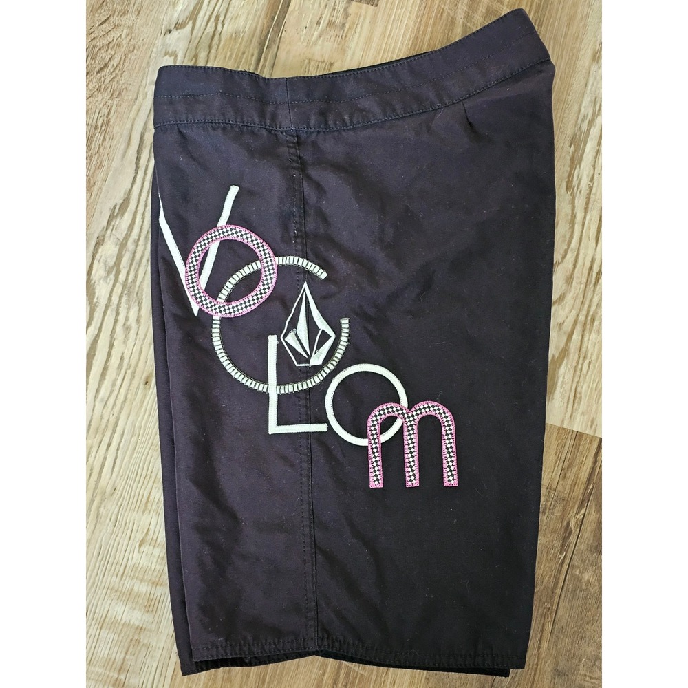 Volcom Miss Mod Mens Board Shorts Black Graphic Embroidered Swim Trunks Size 9